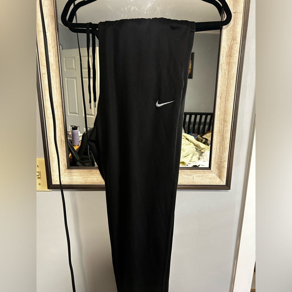 Mens Totality Dri-FIT Joggers || Size Large